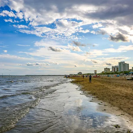 Apartman With Pool In Lignano 35684