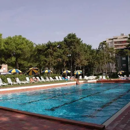 Apartament With Pool In Lignano 35684