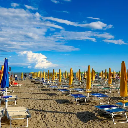 With Pool In Lignano 35684 Apartament